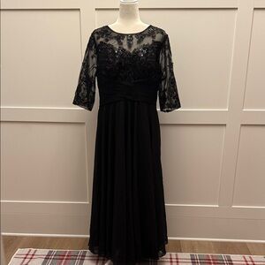 NWT Elegant Black Lace Chiffon Gown Size 16 – Mother of the Bride Formal Dress